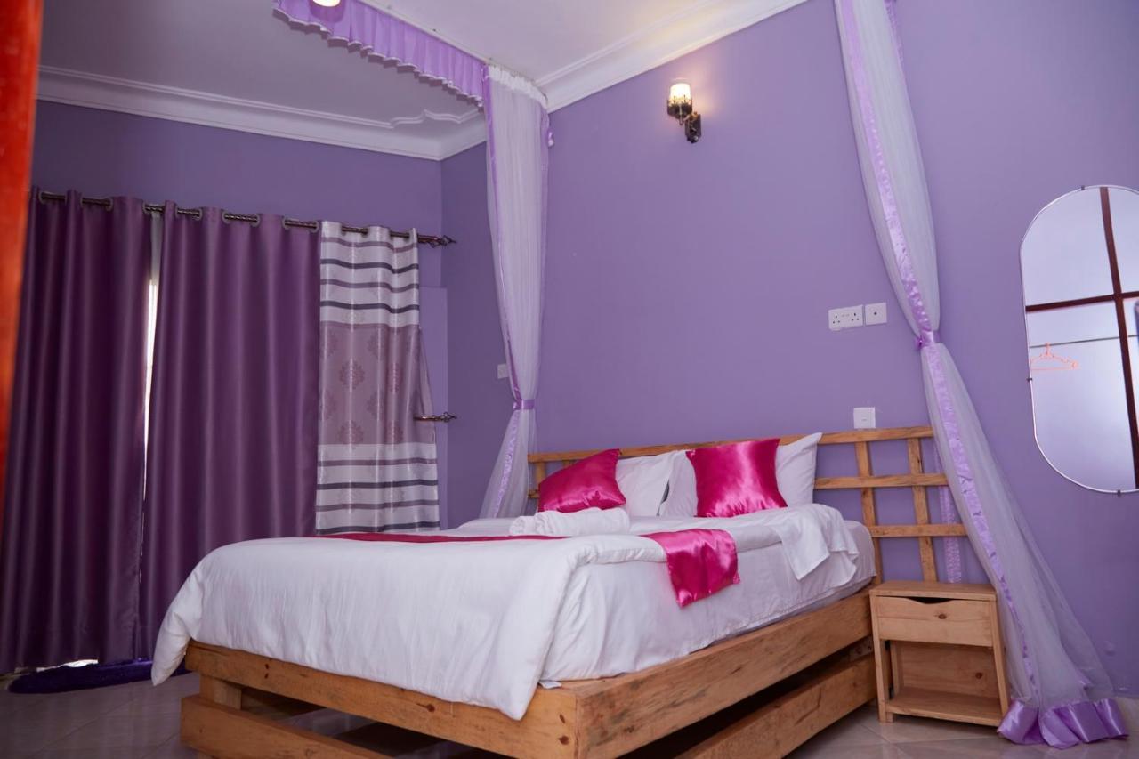 Westway Luxury Suites Mbarara ภายนอก รูปภาพ