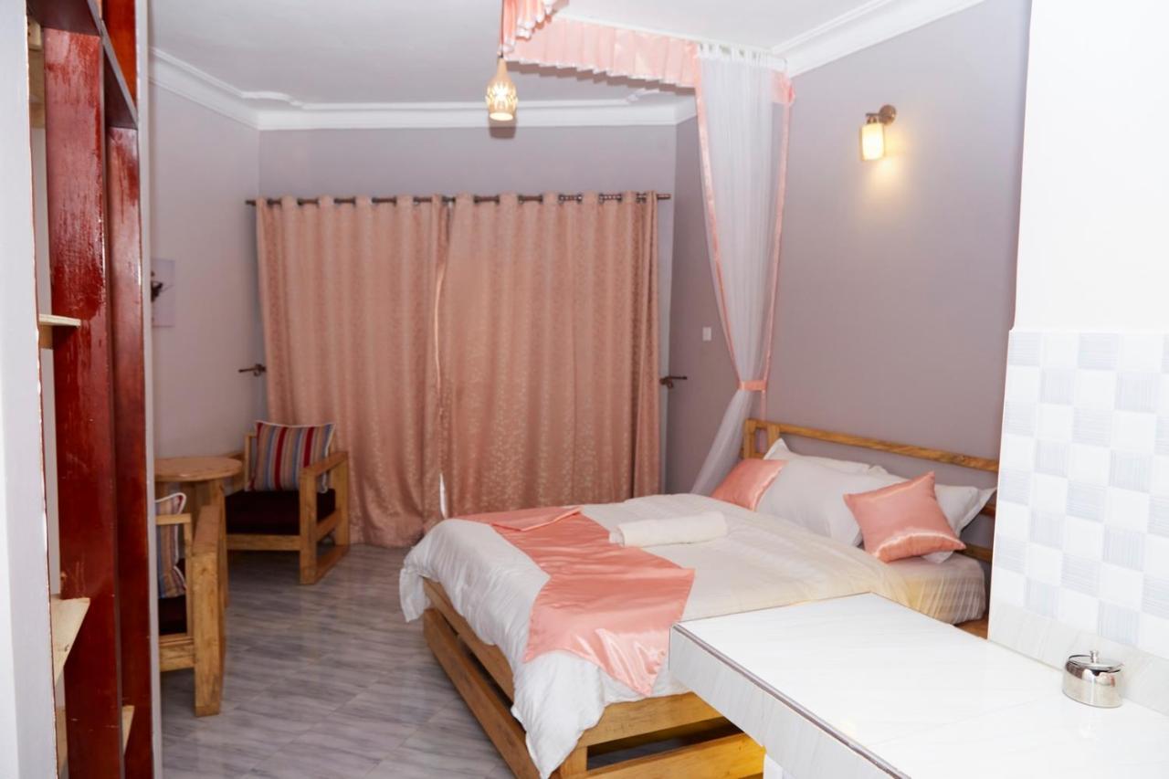 Westway Luxury Suites Mbarara ภายนอก รูปภาพ