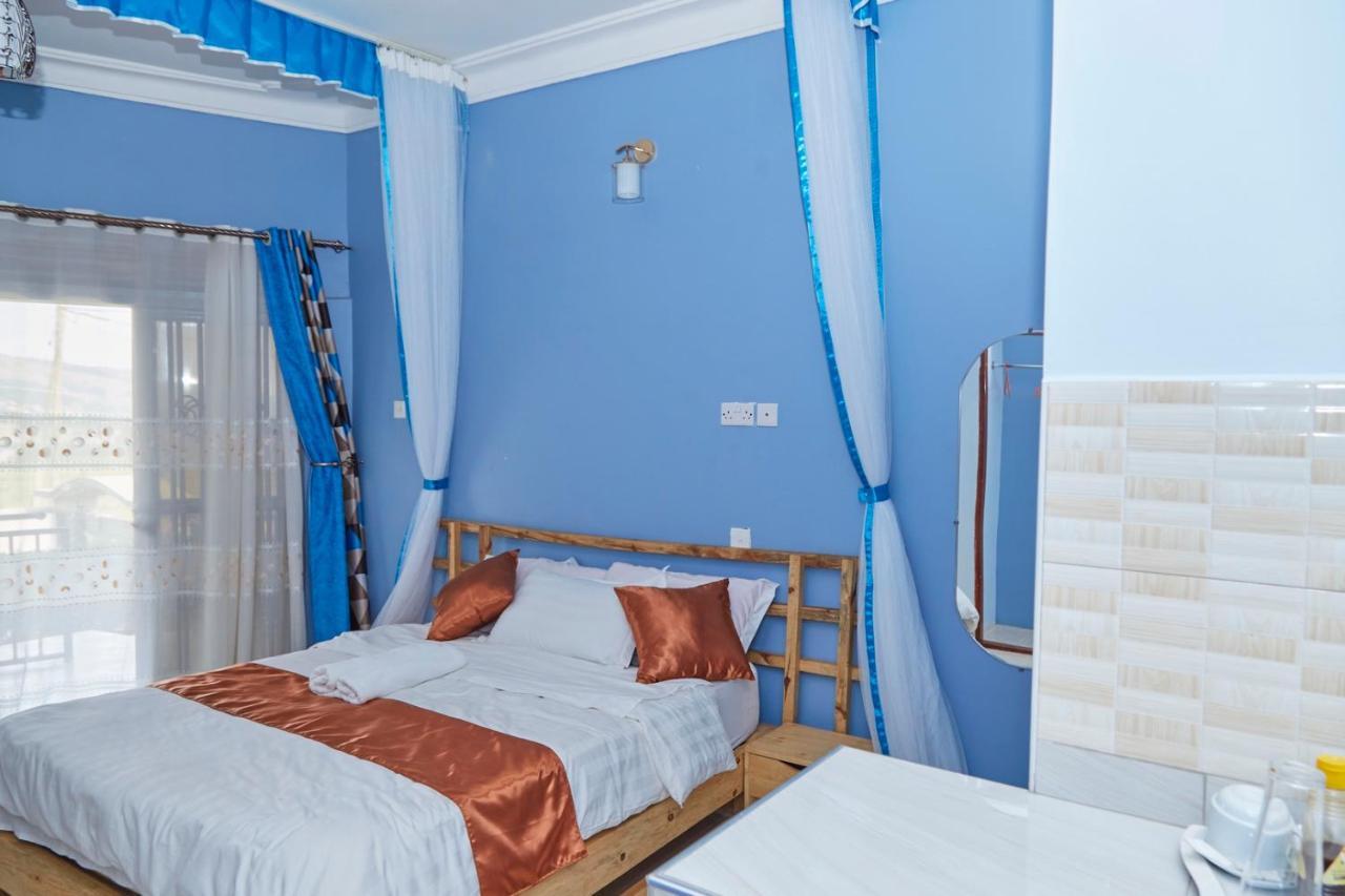 Westway Luxury Suites Mbarara ภายนอก รูปภาพ