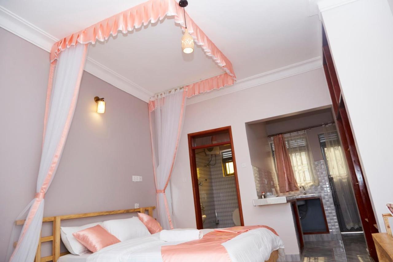 Westway Luxury Suites Mbarara ภายนอก รูปภาพ