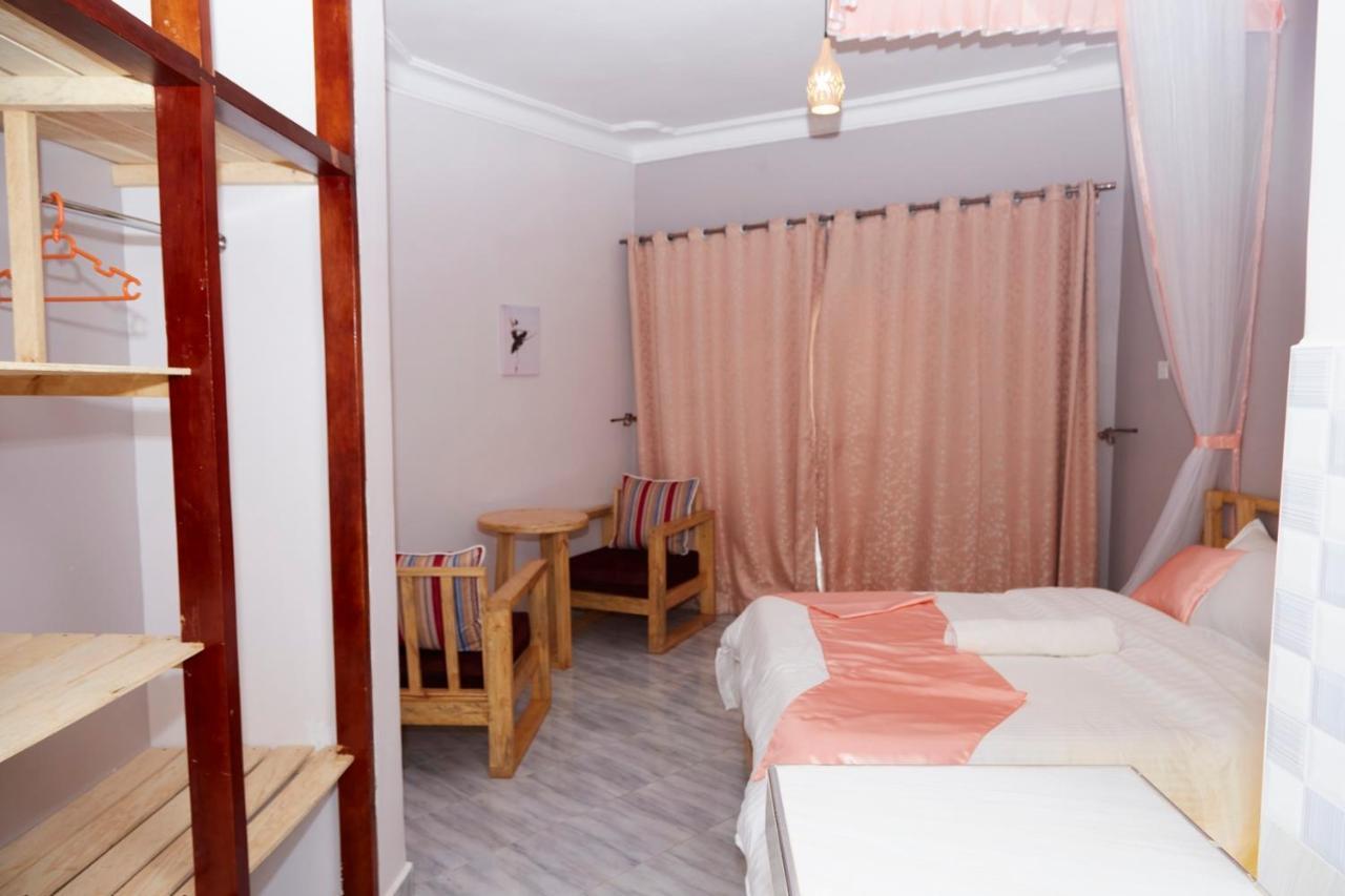 Westway Luxury Suites Mbarara ภายนอก รูปภาพ