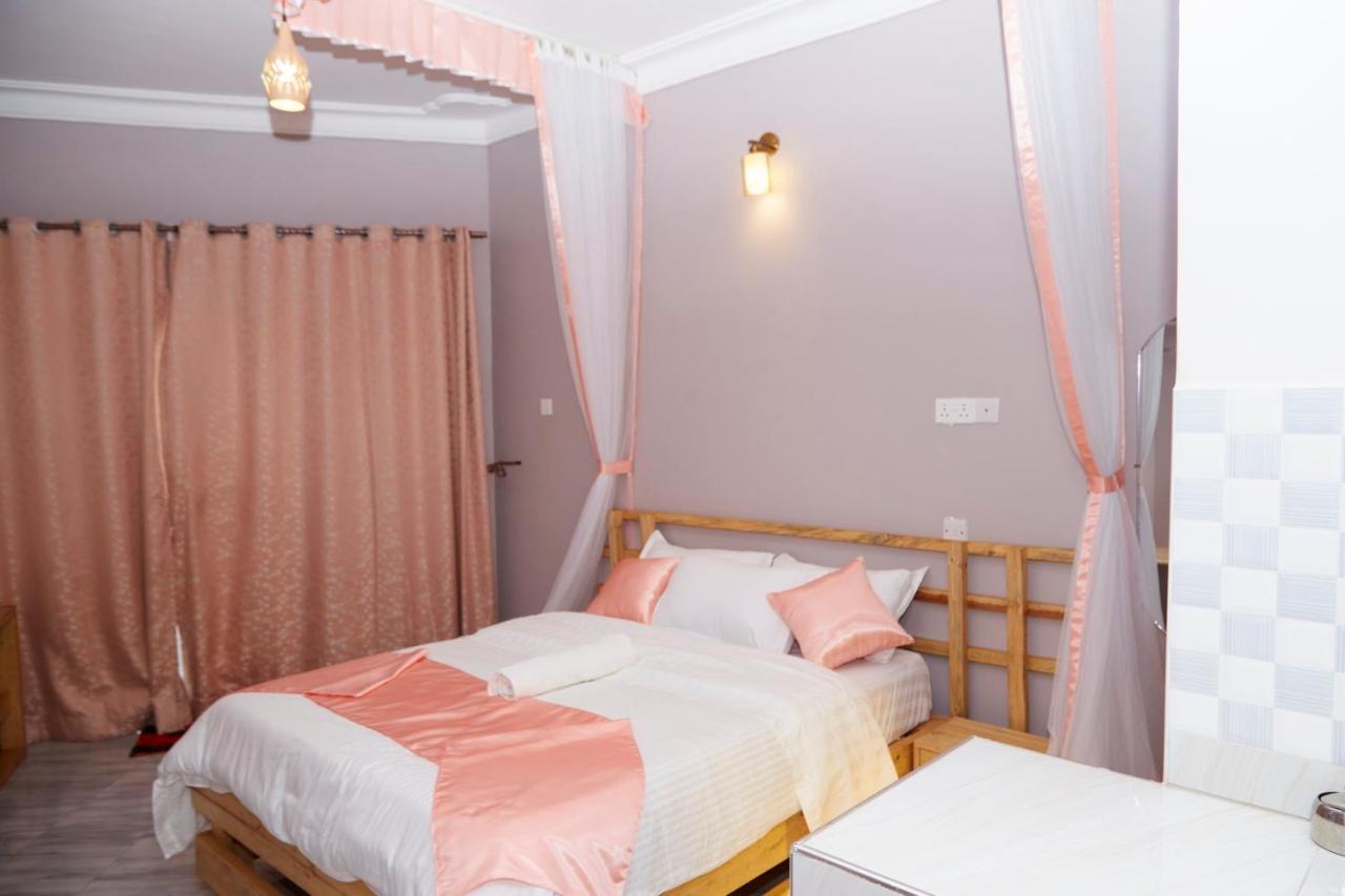 Westway Luxury Suites Mbarara ภายนอก รูปภาพ