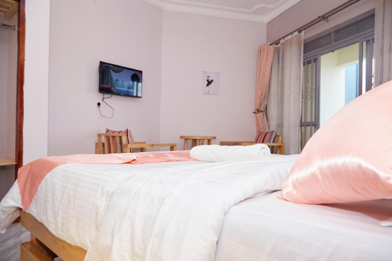 Westway Luxury Suites Mbarara ภายนอก รูปภาพ